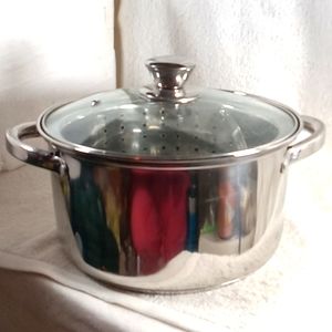 Fabulous  stainless steel steamer pot with lid. NWT!